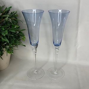 Set of 2 amazing POTTERY BARN pale blue glass champaign flutes / glasses